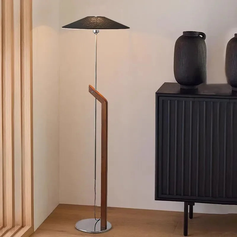 Living Room Floor Lamp – Minimalist Design with Conical Shade