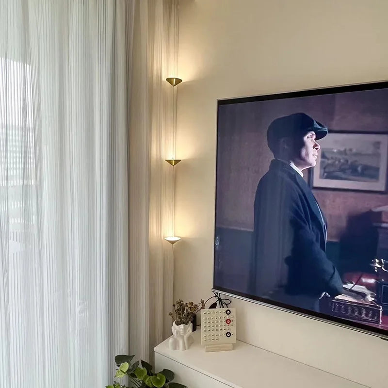 Living Room Floor Lamp – Minimalist and Contemporary Lighting for Designer Interiors