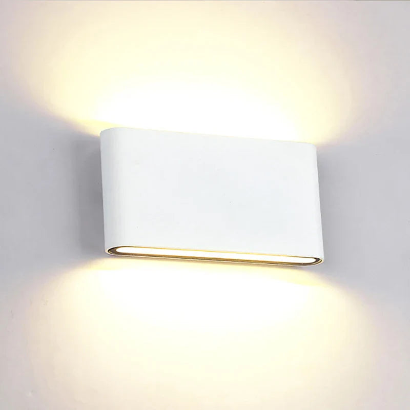 Outdoor Wall Light – Modern Waterproof for Facades and Terraces