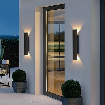Outdoor Wall Light – Elegance and Directional Lighting