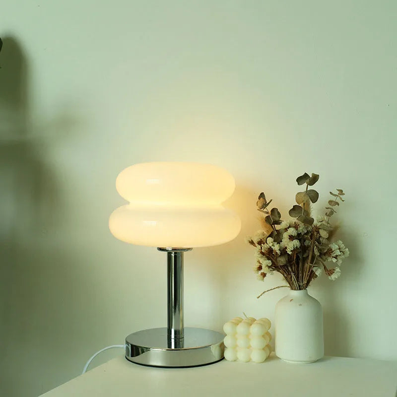 Table Lamp – Retro Elegance and Unique Lighting