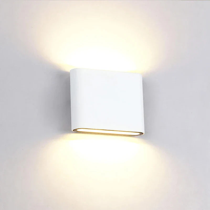 Outdoor Wall Light – Modern Waterproof for Facades and Terraces