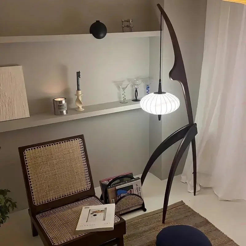 Lampadaire salon – Design Organique et Élégant pour Intérieur Contemporain