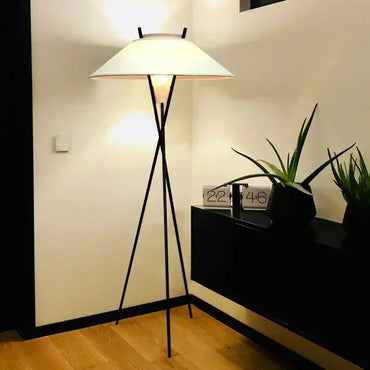Floor Lamp for Living Room – Minimalist Design with Flared Shade for Contemporary Interior