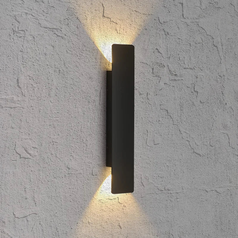 Outdoor Wall Light – Elegance and Directional Lighting