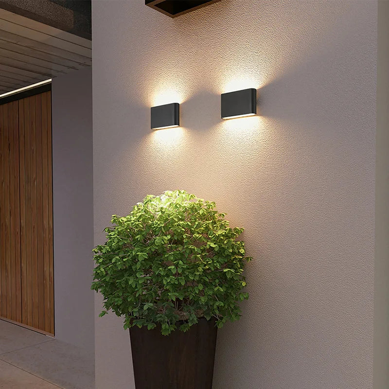 Outdoor Wall Light – Modern Waterproof for Facades and Terraces