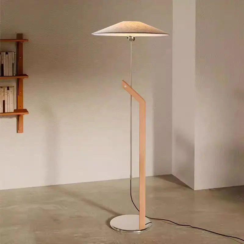 Living Room Floor Lamp – Minimalist Design with Conical Shade